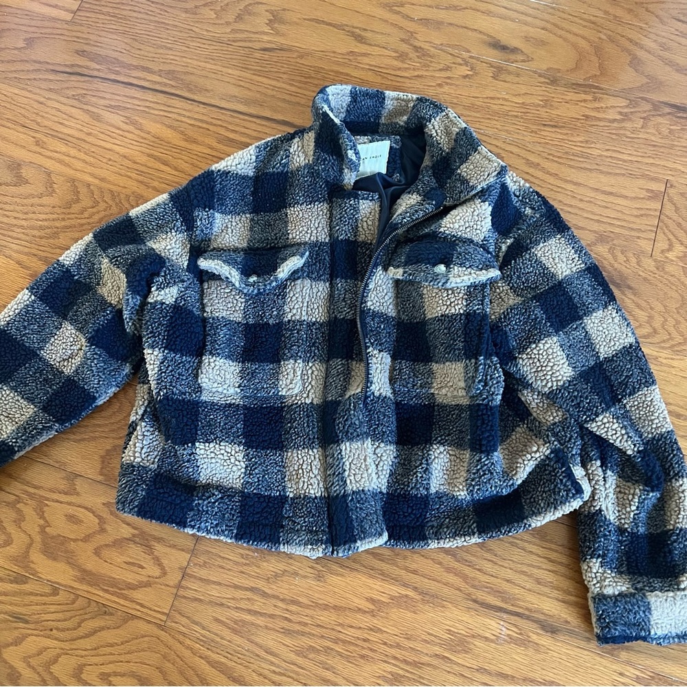 American Eagle OutfittersCream Plaid Puffer Jacket Medium M Zip Up
